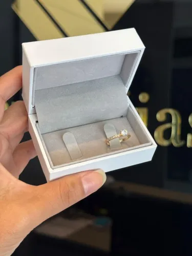 SOLITARIO REQUINTE CRAVEJADO