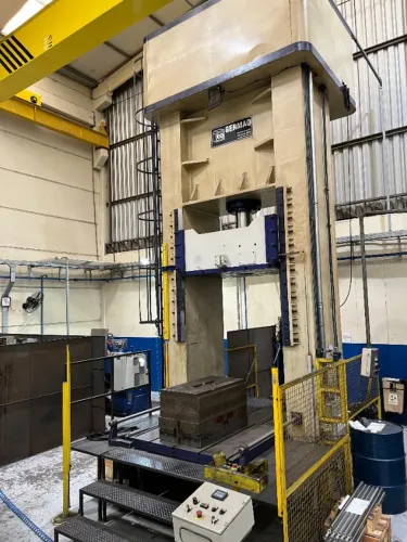 Prensa Hidráulica para Ajuste de Moldes 125 Ton