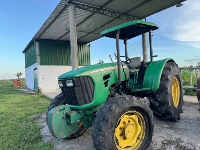 Trator John Deere