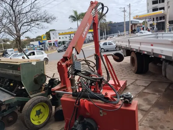 Roçadeira Hidráulica Articulada