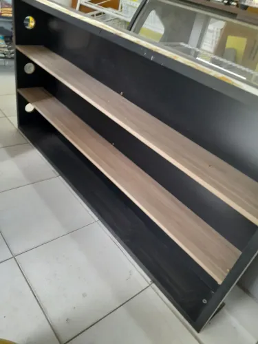 Prateleira pra expor produtos e outros