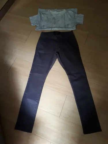Calça e blusa