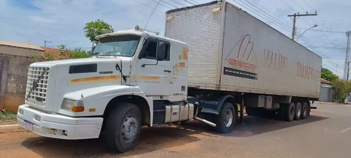 volvo nl 10 95 pneus todos novos e so trabalhar x vendo o cavalo separado