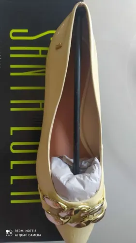 uma sapatilha