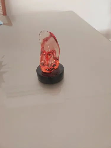 Escultura abstrata em acrílico