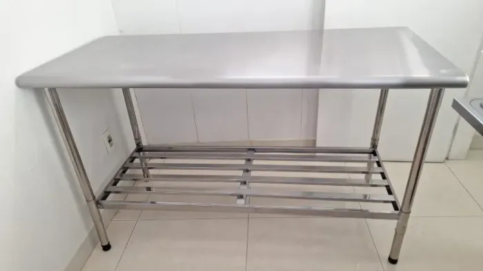 Mesa de Manipulação em Inox IMECA - 1,50 x 70 cm