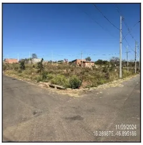 Negócio com vantagem Terreno no Residencial Vitoria, Unai - MG, Nº 00, 245,67m² | Venda D