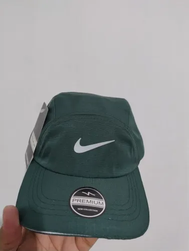 Vende-se bonés masculino novos primeira linha com etiqueta,a partir de 45 R$ aceita cartao
