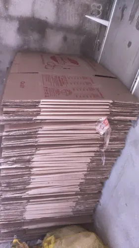 Caixa de papelão, ótimo pra organização, mudanças e etc. VALOR 3,00 A unidade