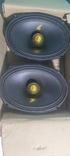 Vendo zetta de 280 rms 8hm tudo novo nunca foi usado 