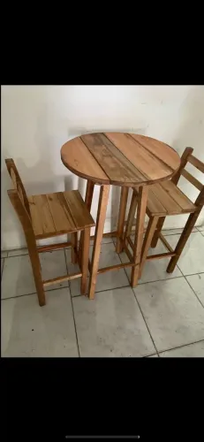 Mesa Alta estilo bistro com duas banquetas jogo 350 reais