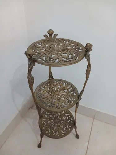 Mesinha de bronze