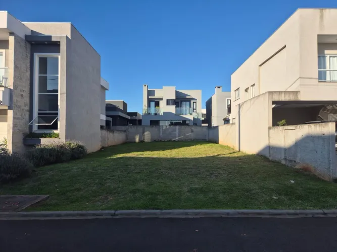 Terreno à venda no Condomínio Parque Doman, Cará-cará, Ponta Grossa