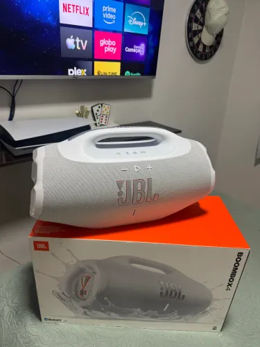Bombox 4