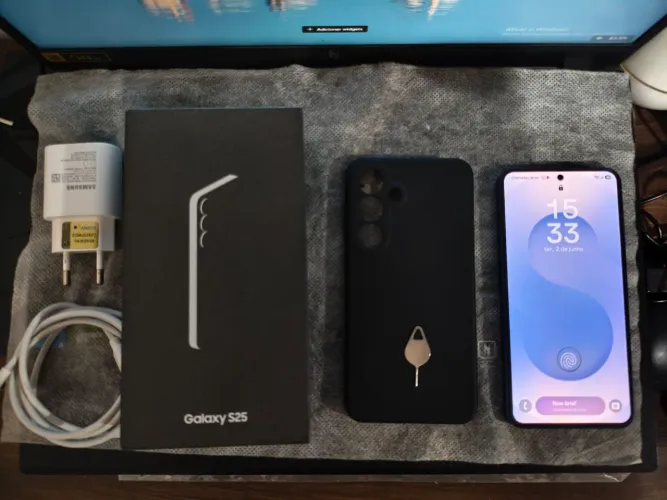 S25 Azul Marinho 256GB Novo 12RAM Vendo ou troco 