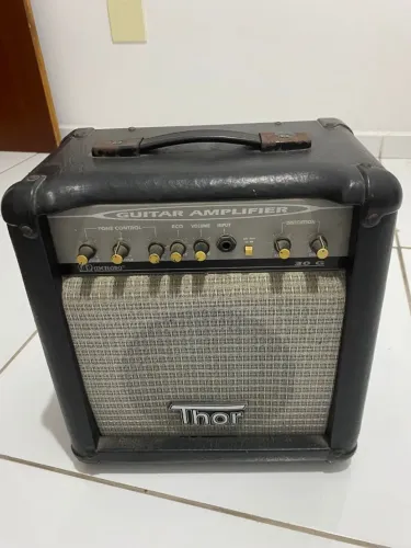 Cubo de Guitarra Meteoro Thor 30G