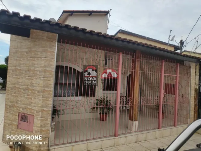 Casa Sobrado Padrão em Pindamonhangaba