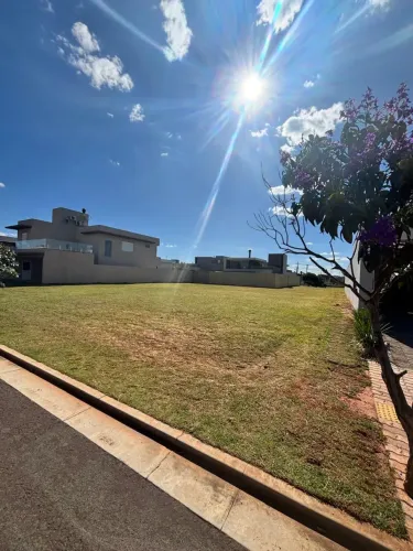 Terreno com 473m² a venda no res. Alphaville II