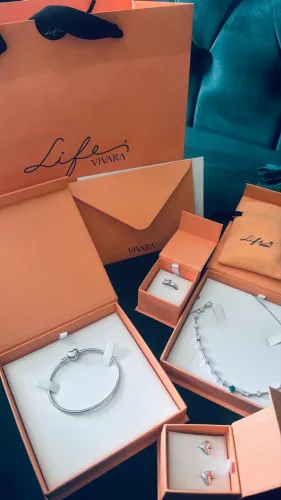 VENDO COLAR/ANEL/PULSEIRA E BRINCO DA VIVARA!!!!
