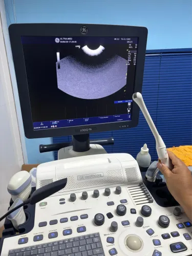 Aparelho de ultrassom do ano 2017 Marca. GE Modelo.