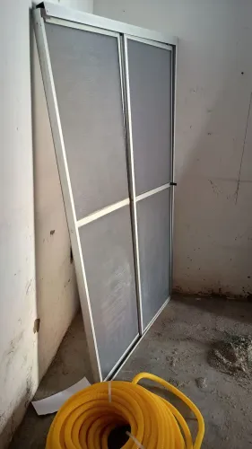 Vendo box de acrílico com alumínio 