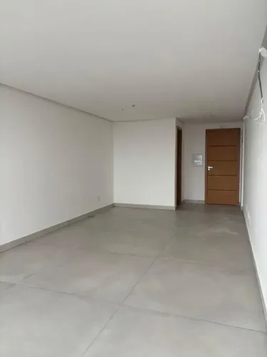 alugo Sala comercial no ed parque Office - Excelente localização - 30m2 - andar alto