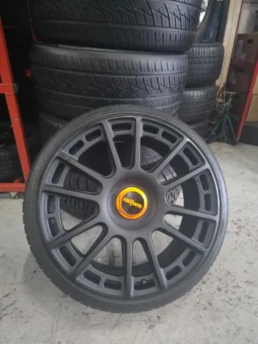 Vendo ou troco jogo de rodas rotiform OZR importadas Originais, Aro 20 