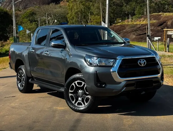 Toyota Hilux CD SRV 4X4 2.8 TDI Diesel Aut. 2021