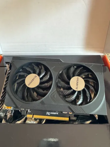 Nvidia GeForce RTX 4060 8gb gigabyte