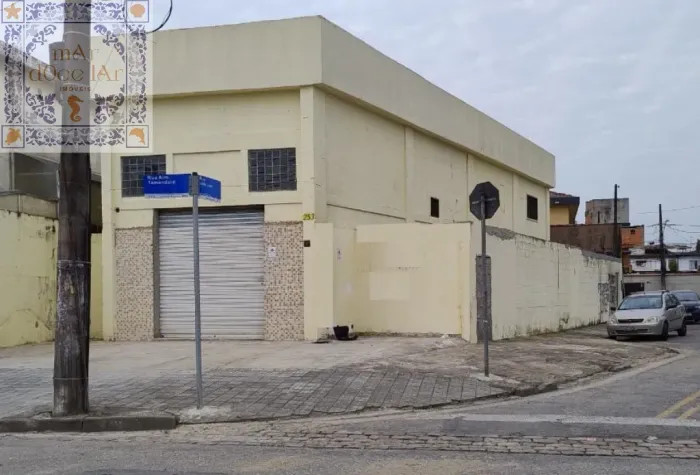 Galpão Comercial de Alto Padrão à Venda ou Locação em Santos-SP, Bairro Estuário: 1 Sala,