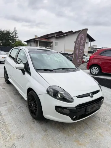 Fiat Punto Sporting 1.8 Flex 8v/16v 5P 2015