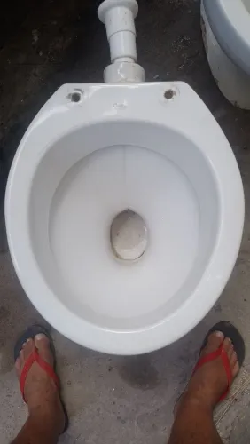 Bacia sanitária privada usada 