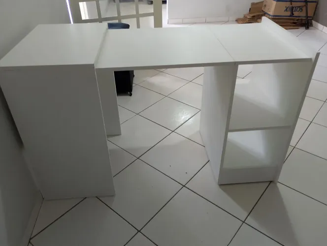 Mesa escravinha para quarto ou escritório