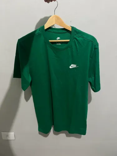 Camiseta nike club