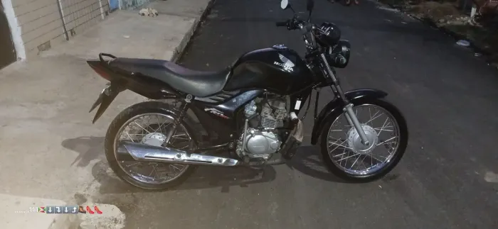 Fan 125 toda em dias, no ponto de transferir, com rraio inox, só pegar e rodar.