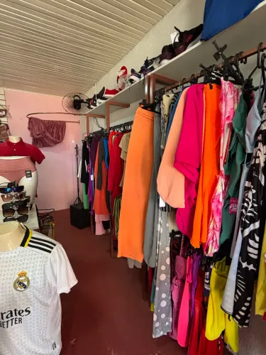 Loja de roupa a venda
