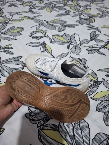 Chuteira Mizuno