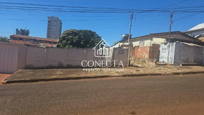 Terreno a venda com característica mista no Morada da Colina, com 360 m² ( 12 x30 ), regiã