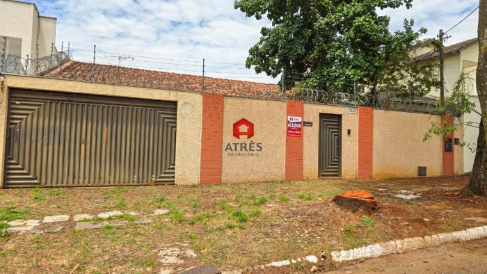 Casa para locação com 200m² de área privativa localizada no Setor Parque Anhangüera.
