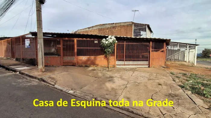 Vendo uma casa de Esquina  samambaia Sul Quadra 511