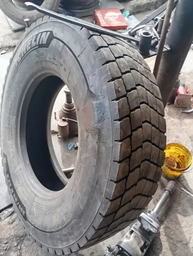 Pneu Michelin 295/80/22'5 tração