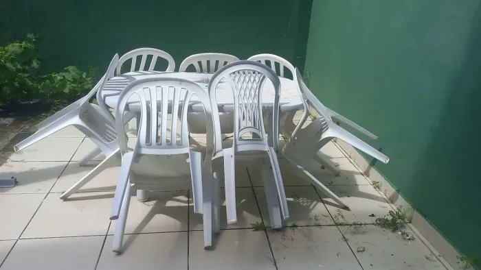 Mesa Plástico com Cadeiras