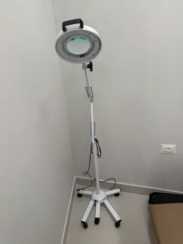  LUPA ARTICULADA LED COM TRIPE SEM BANDEJA