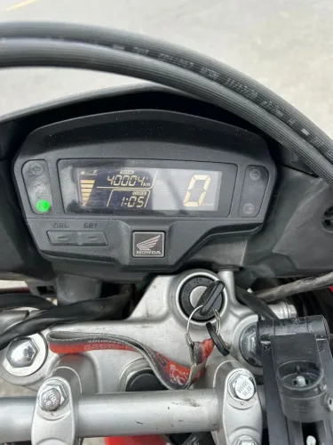 Vendo moto bros nxr só pegar e andar. *