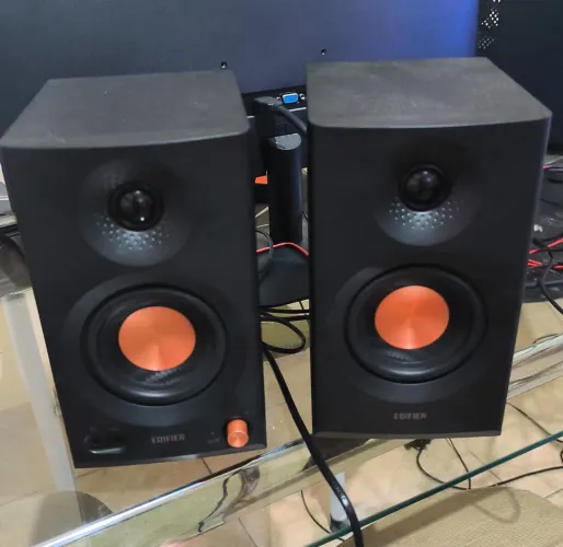 Caixa de som e monitor de áudio edifier MR-3