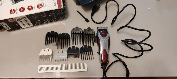 Maquininha profissional WAHL pouco usada 220w