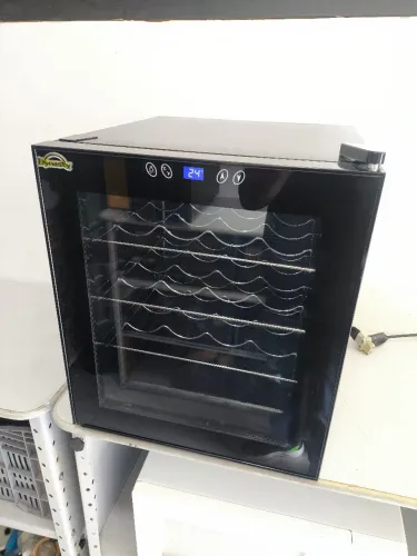 Adega climatizada para vinhos 110v