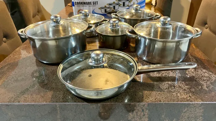Kit panelas inox com tampa de vidro, 1 mês de uso