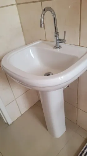 Lavatório pia de banheiro com coluna Icasa Sabatini Branco