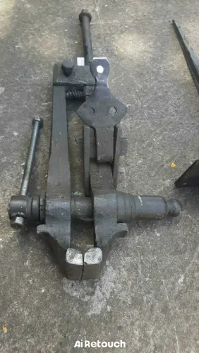 Morsa de ferreiro antiga